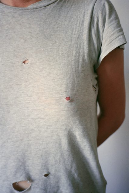 Sarah Lucas — Priére de Toucher