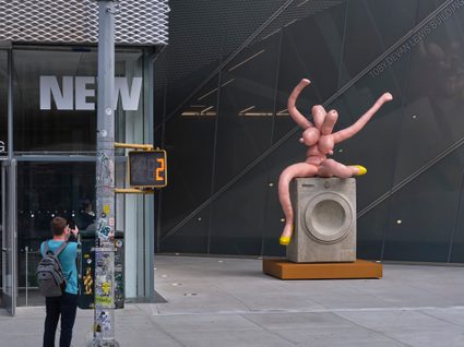 Sarah Lucas — VENUS VICTORIA